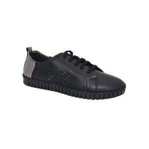 Brandie Sneakers